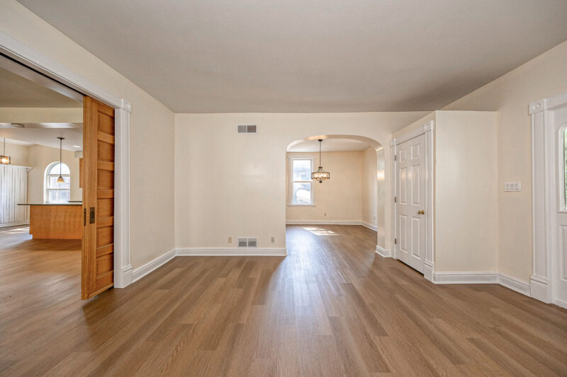 360 California Avenue — photo 4
