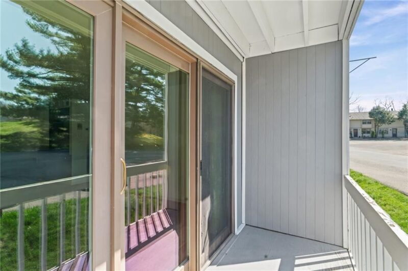 323 Ridge Point Cir 24 — photo 4
