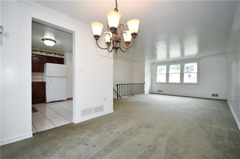 371 Chess St — photo 2