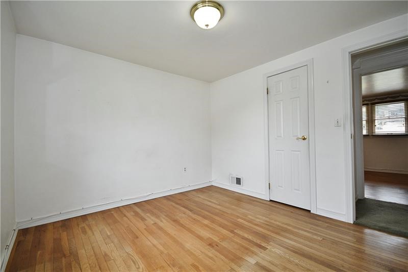 371 Chess St — photo 6