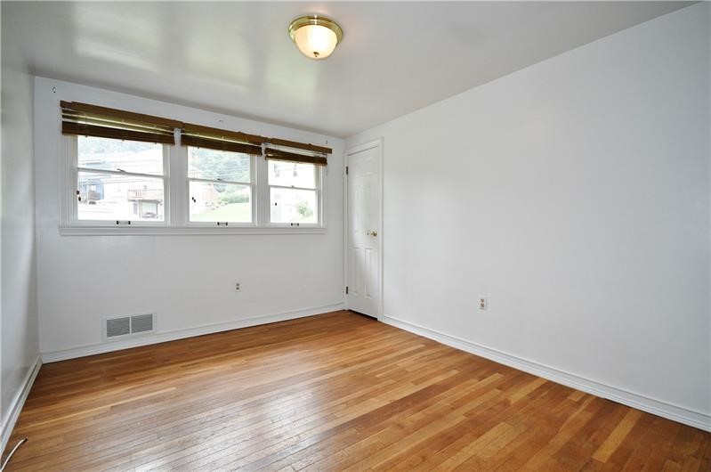371 Chess St — photo 7