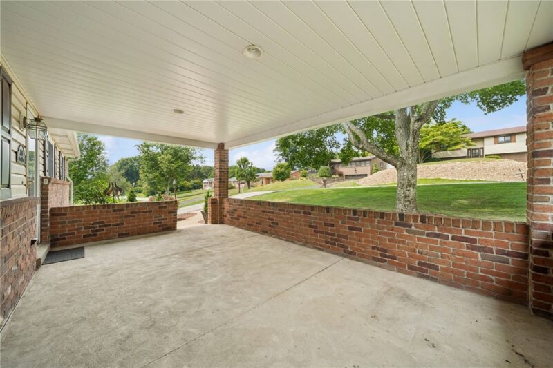 221 David Drive — photo 3