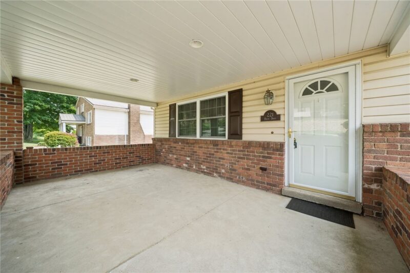 221 David Drive — photo 4