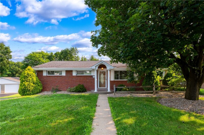 139 Delaware Drive — photo 3
