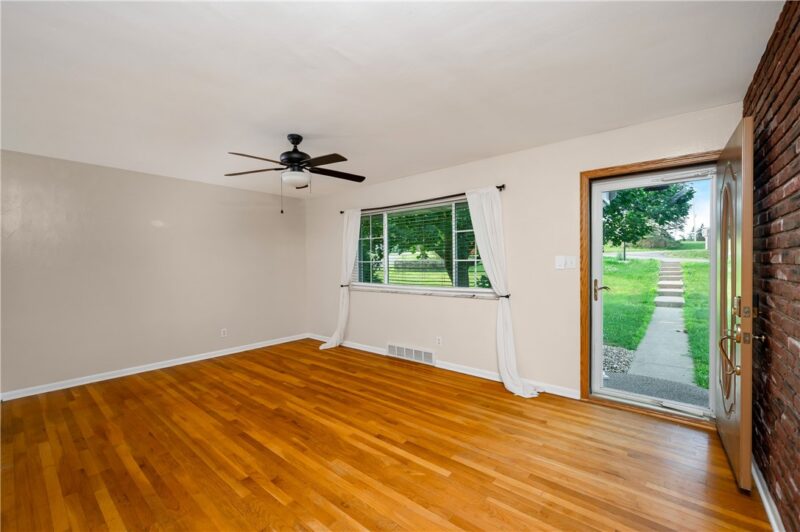 139 Delaware Drive — photo 6