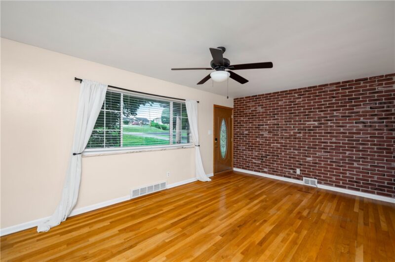 139 Delaware Drive — photo 7