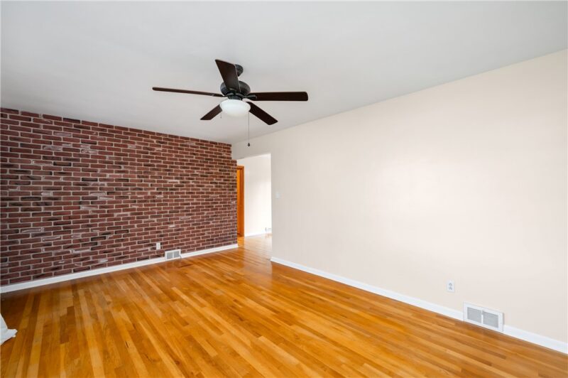 139 Delaware Drive — photo 8