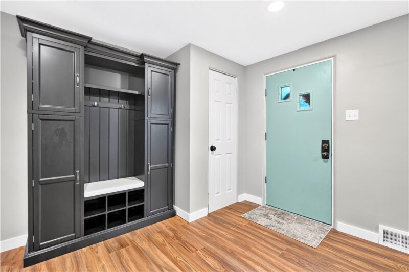 12 Corbett Ave — photo 4