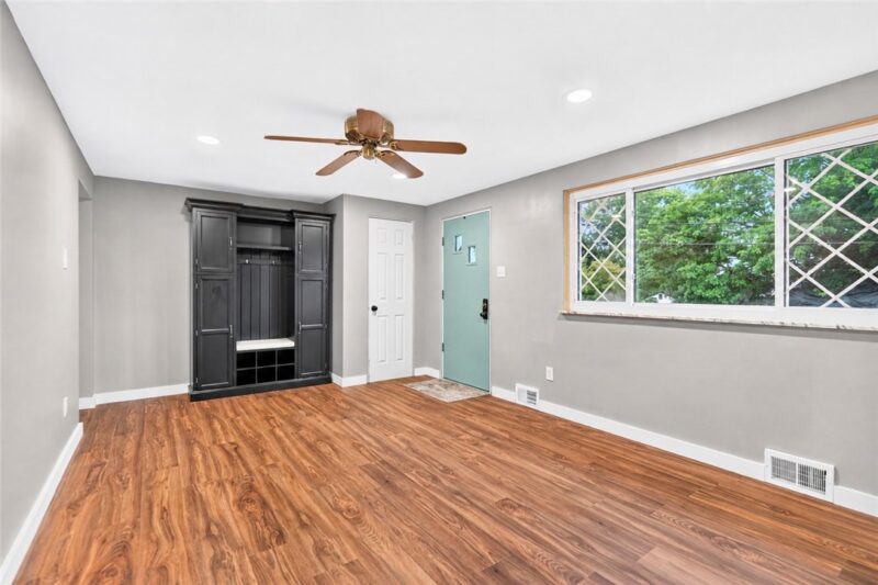 12 Corbett Ave — photo 5