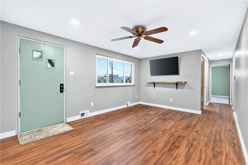 12 Corbett Ave — photo 6