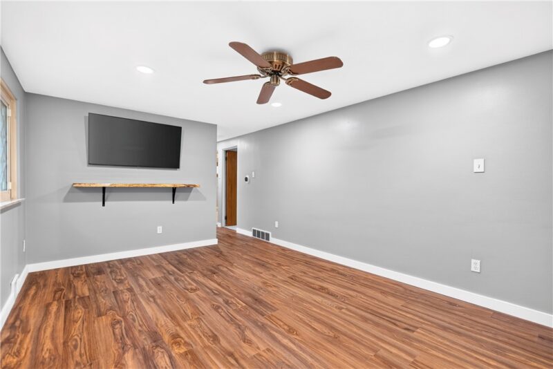 12 Corbett Ave — photo 7