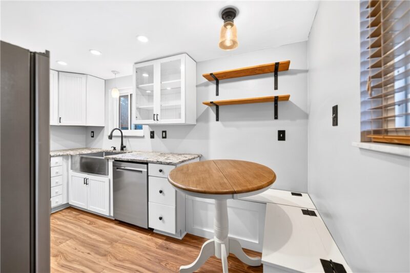 12 Corbett Ave — photo 8
