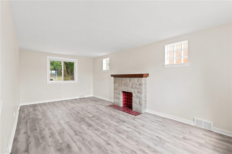 1468 Steuben Street — photo 3