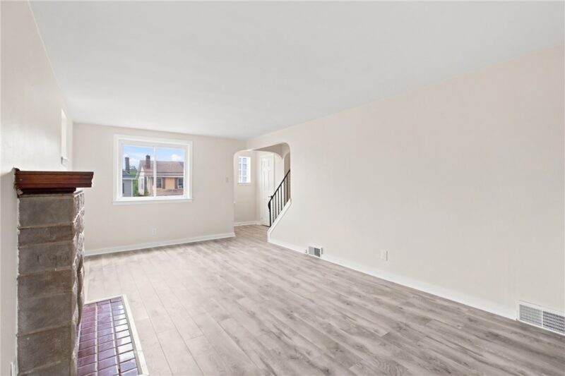 1468 Steuben Street — photo 4