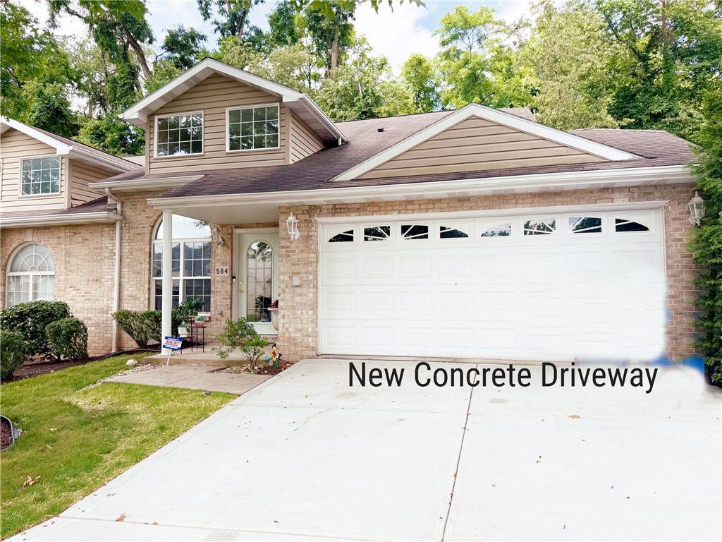 584 Newport Dr — photo 1