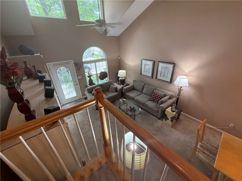 584 Newport Dr — photo 6