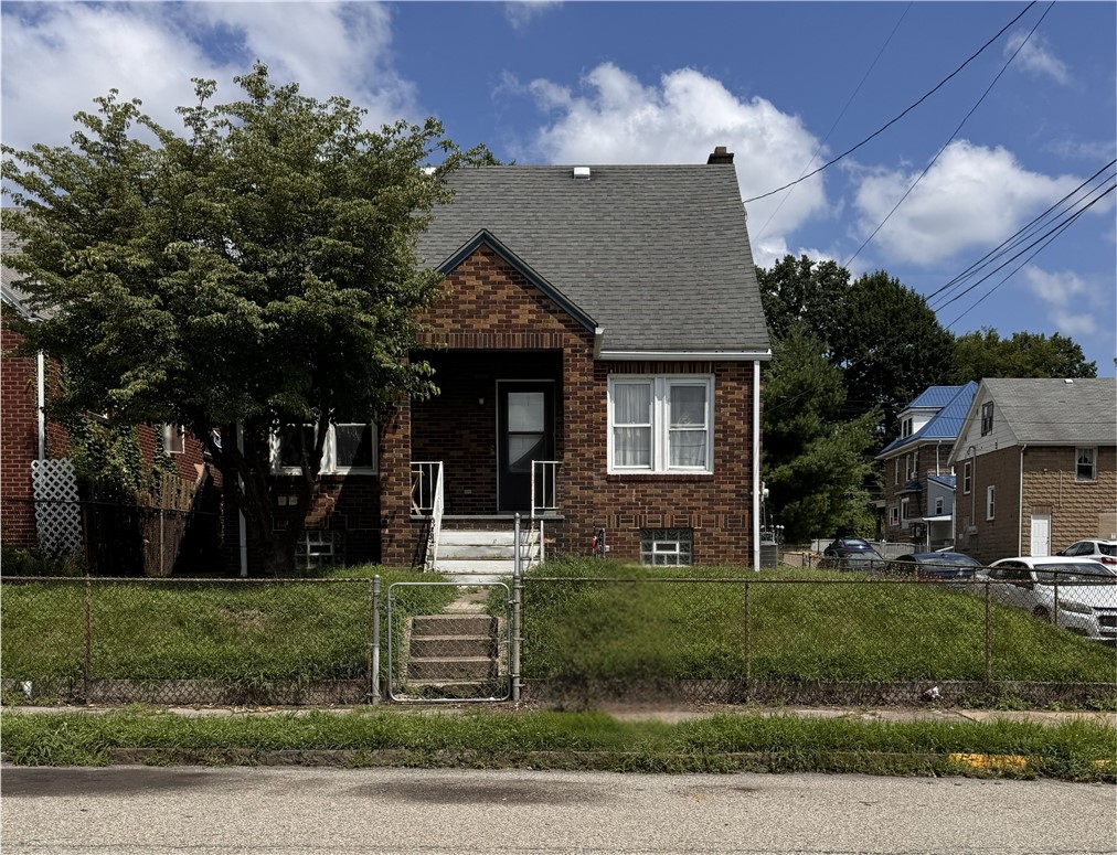 745 Anderson St — photo 1