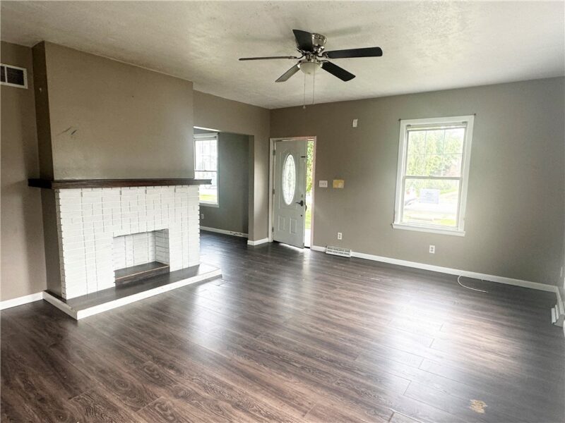 1515 Marion Ave — photo 2