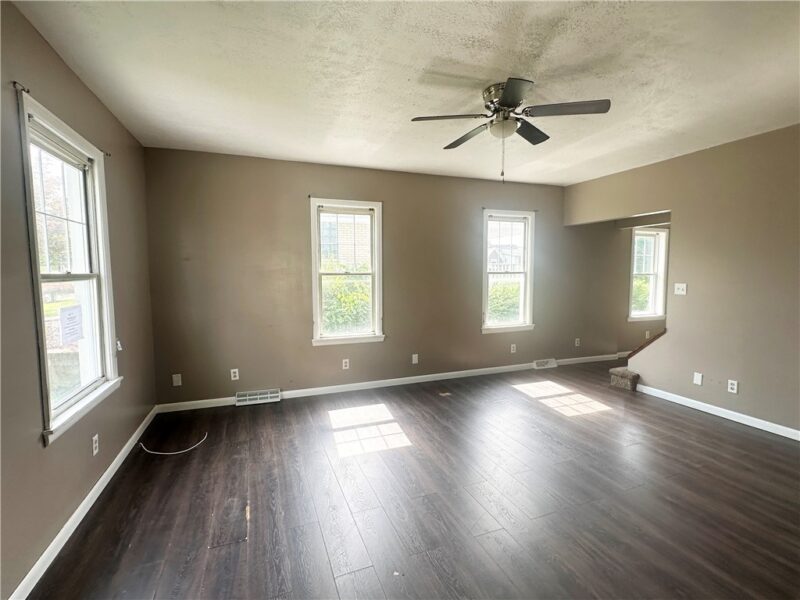 1515 Marion Ave — photo 3