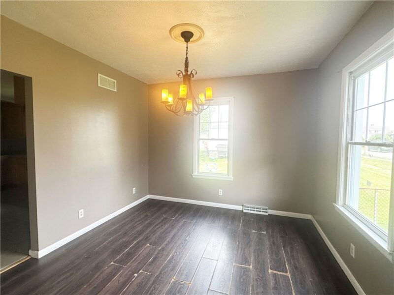 1515 Marion Ave — photo 4