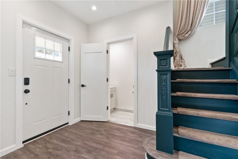 445 N School St — photo 3