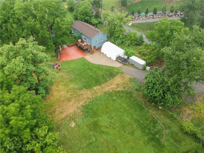190 Orchard Ln — photo 2