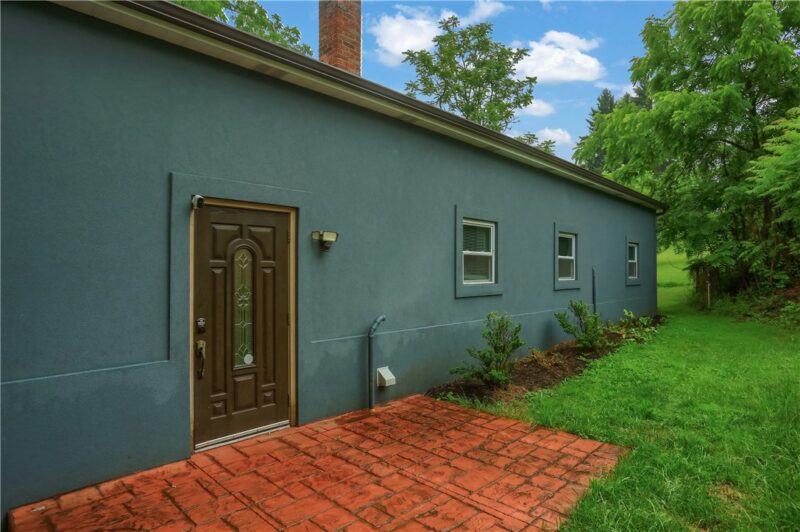 190 Orchard Ln — photo 4
