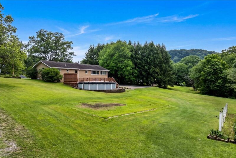 546 Backbone Rd — photo 3