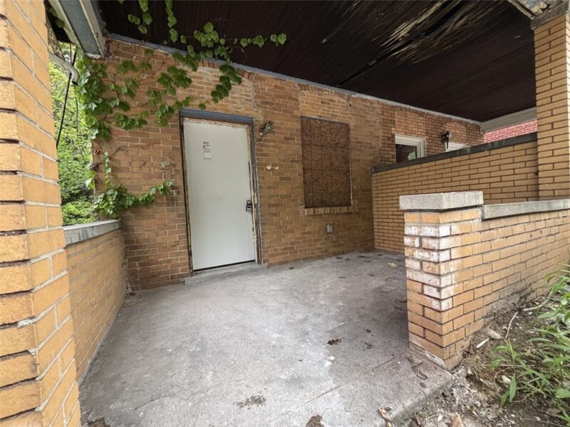 1101 Woods Run Ave — photo 2