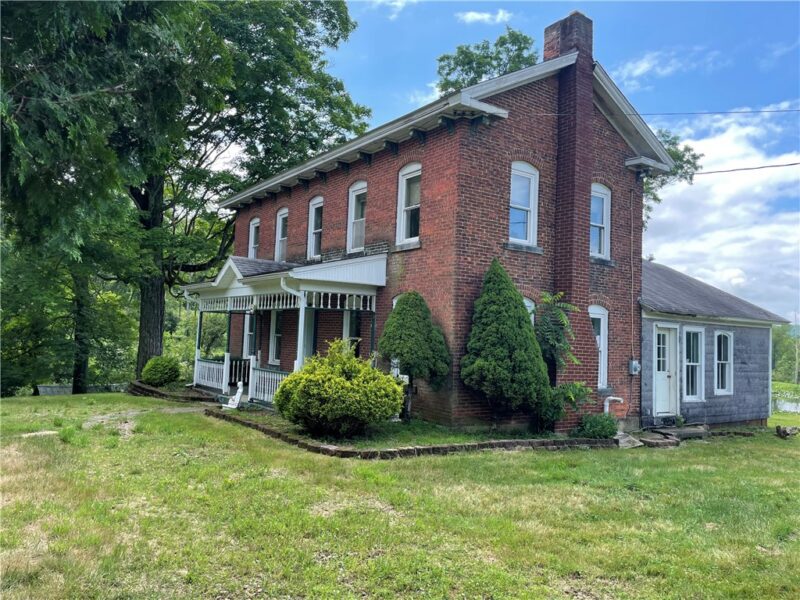 2420 US 322 — photo 3