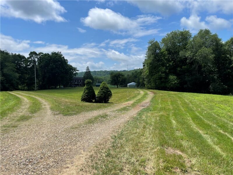 2420 US 322 — photo 6