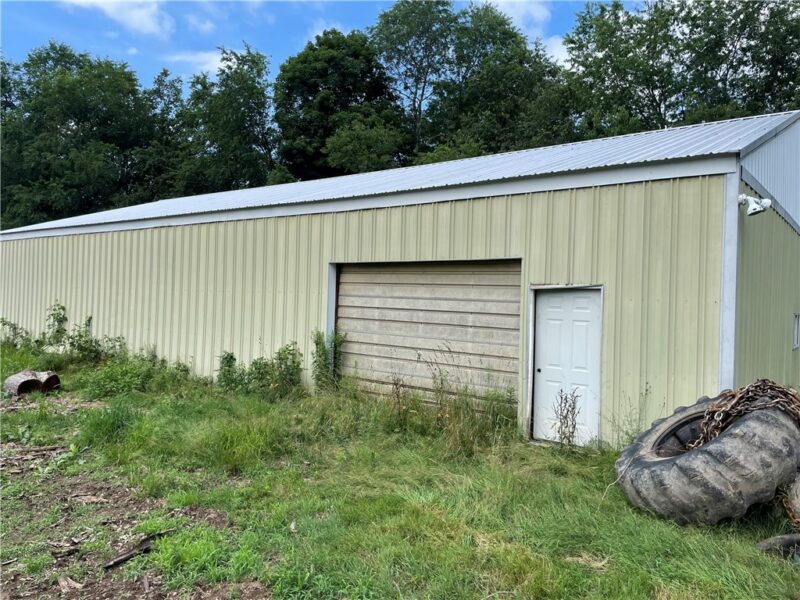 2420 US 322 — photo 8