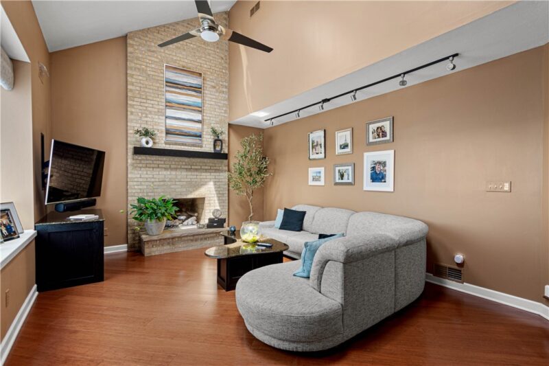717 Stonegate Drive — photo 3
