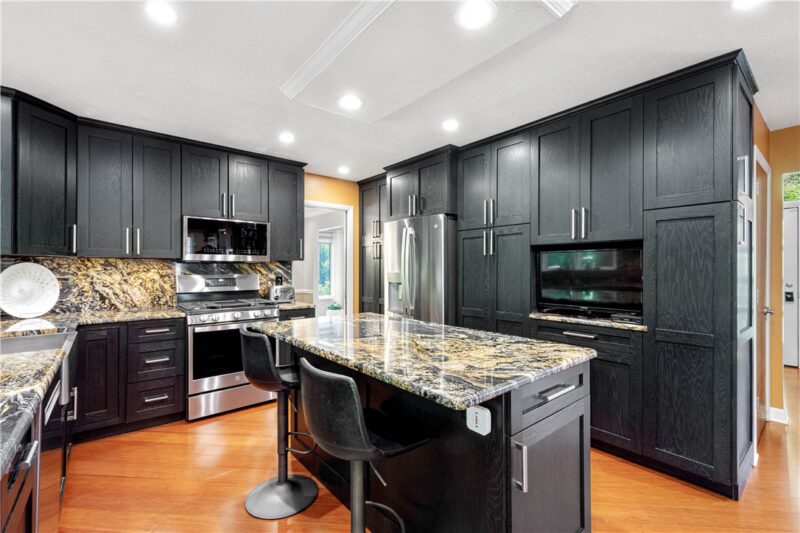 717 Stonegate Drive — photo 8