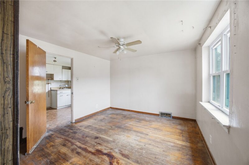 1391 Laketon Rd — photo 6