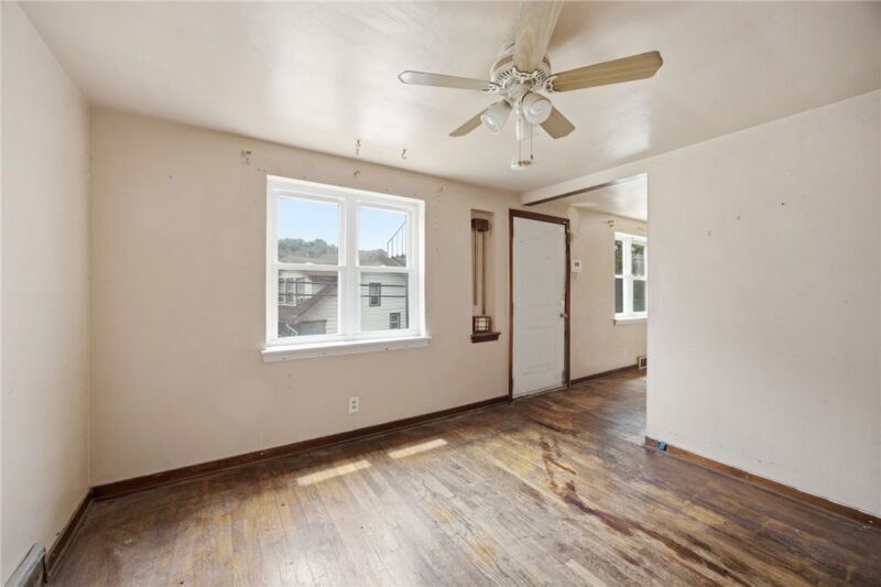 1391 Laketon Rd — photo 7