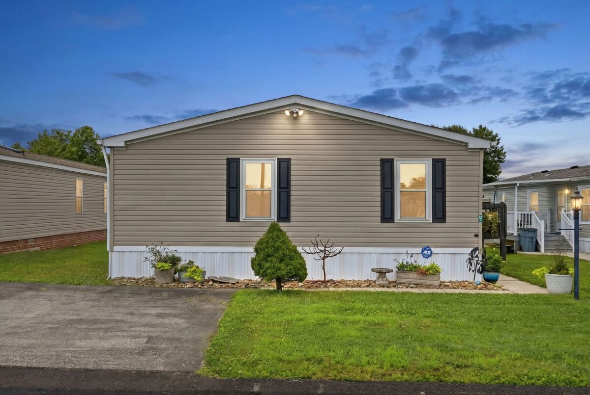 9 Greene DRIVE — photo 1