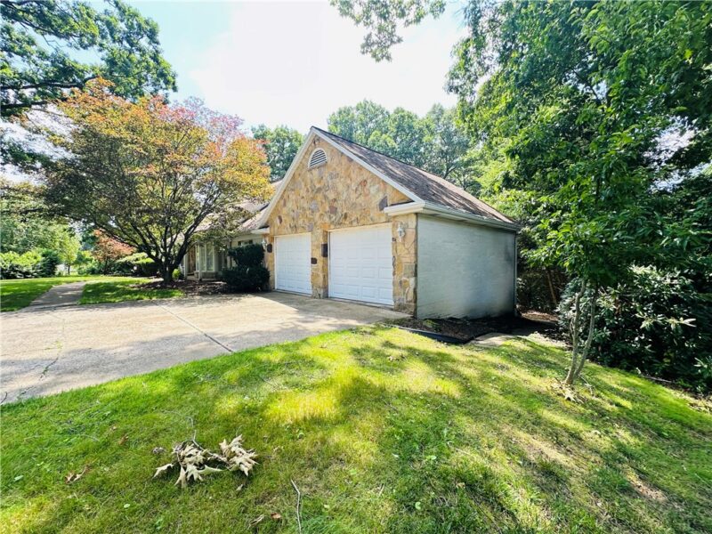 816 Belmont Rd — photo 2