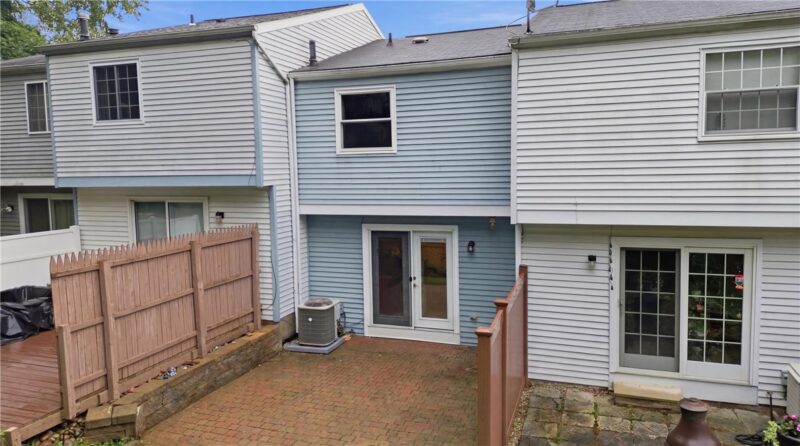 151 Ligonier Ln — photo 5