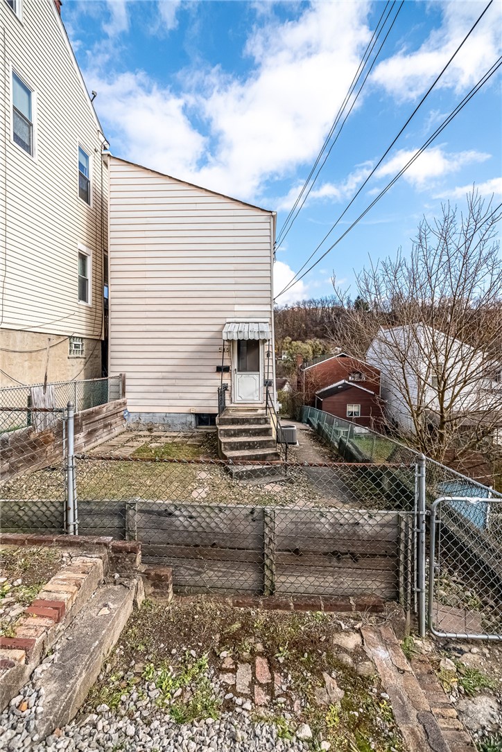 516 Mary St — photo 1