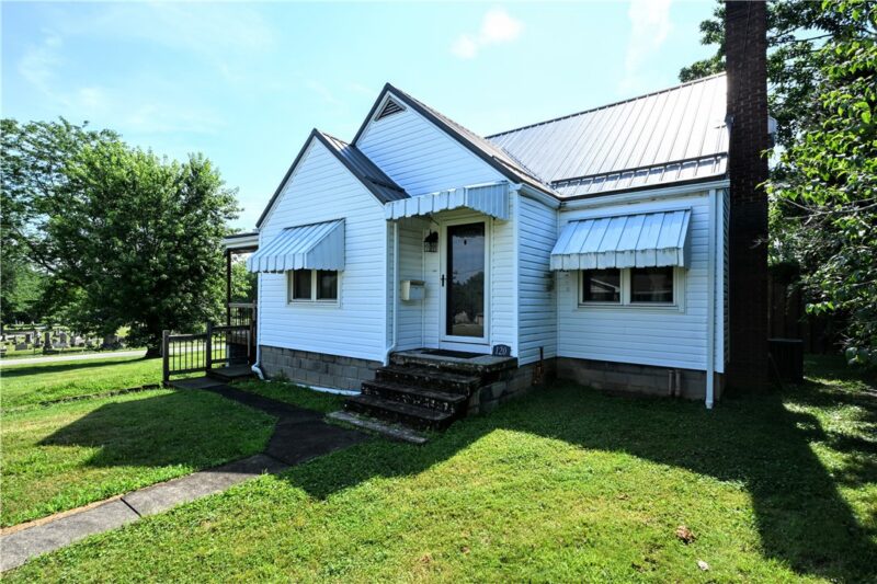 120 REED AVENUE — photo 2