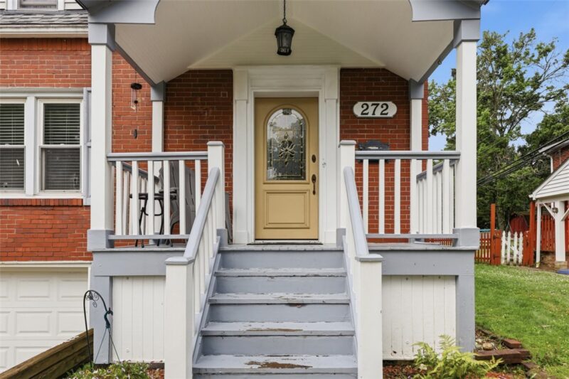 272 Lynn Dr — photo 2