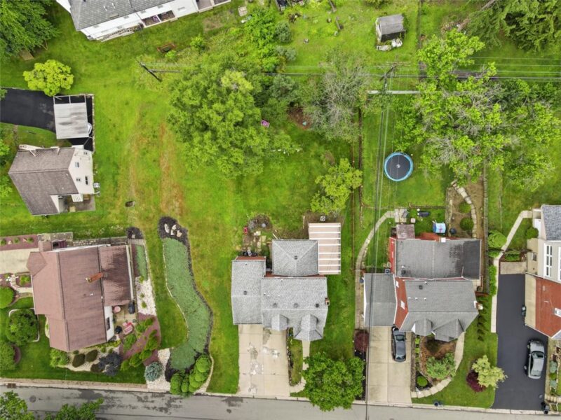272 Lynn Dr — photo 4