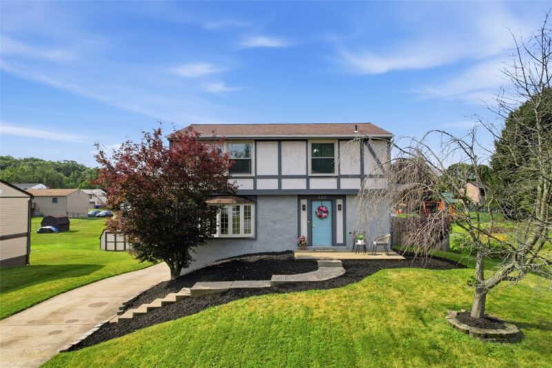 320 Celestial Dr — photo 3