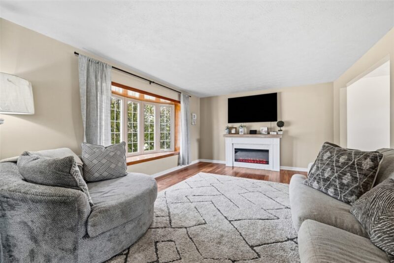 320 Celestial Dr — photo 8