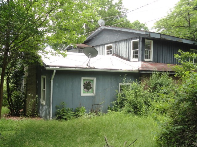 303 Lemmon Hollow ROAD — photo 4