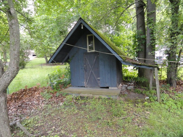 303 Lemmon Hollow ROAD — photo 6
