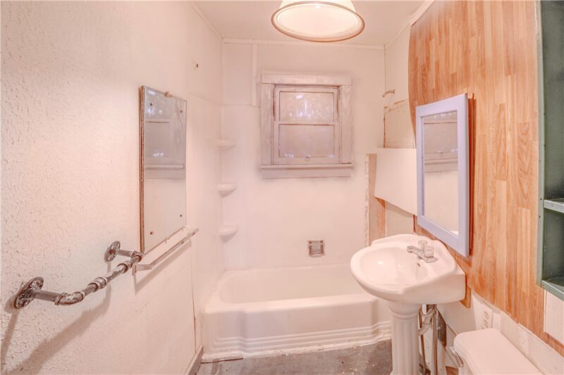 151 Mazza St — photo 8