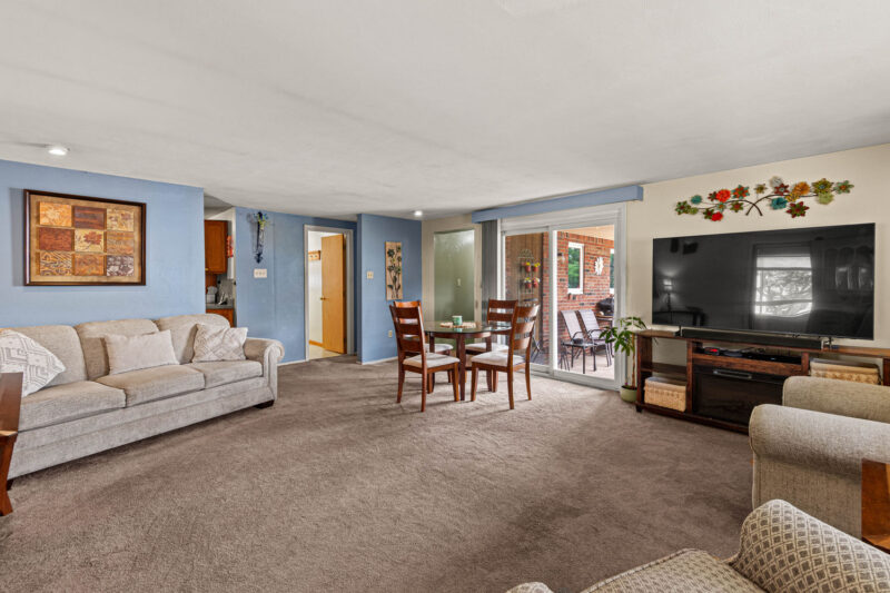 624 Corbin STREET — photo 2