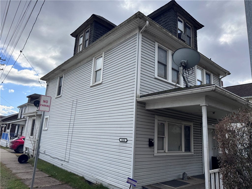 1050 Railroad St — photo 1